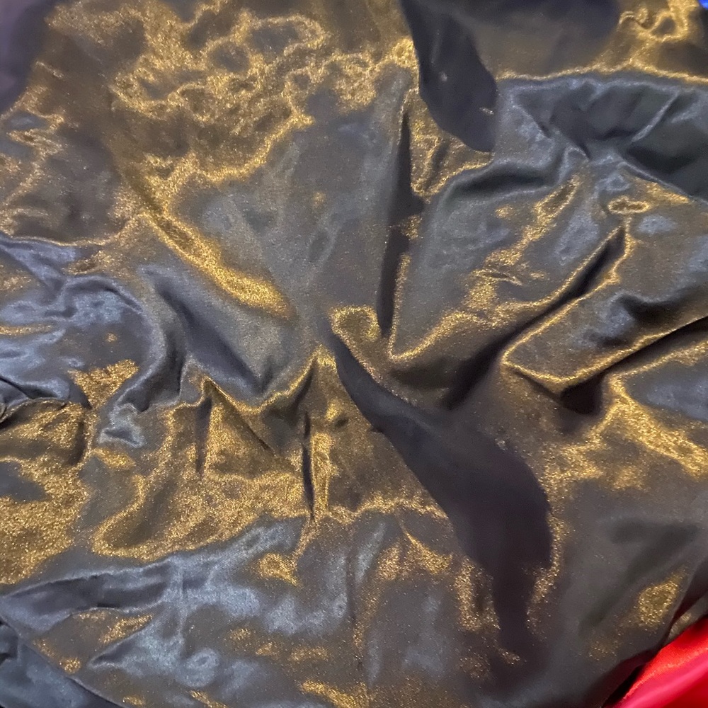 Double layer bonnet - Picture 2 of 2